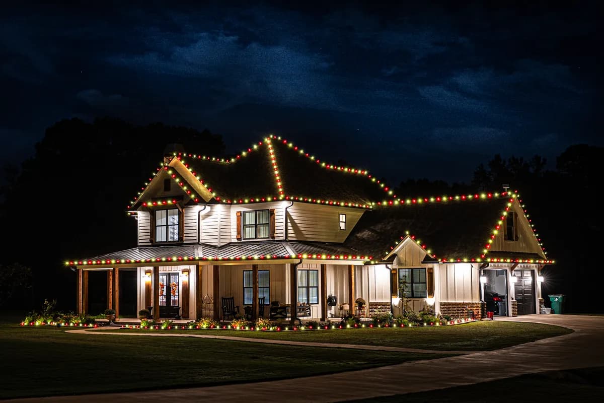 Lawn & Light Christmas light install