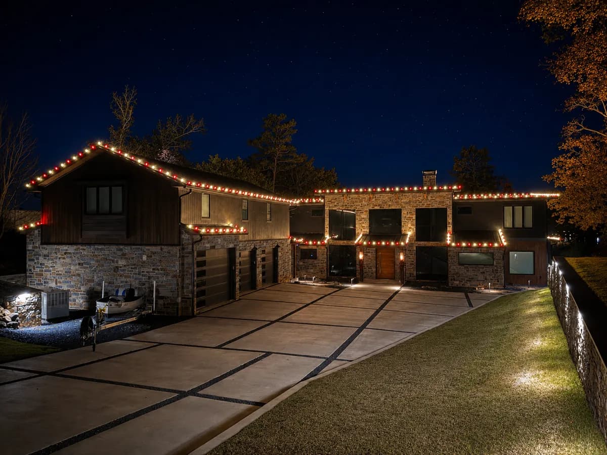 Lawn & Light Christmas light install