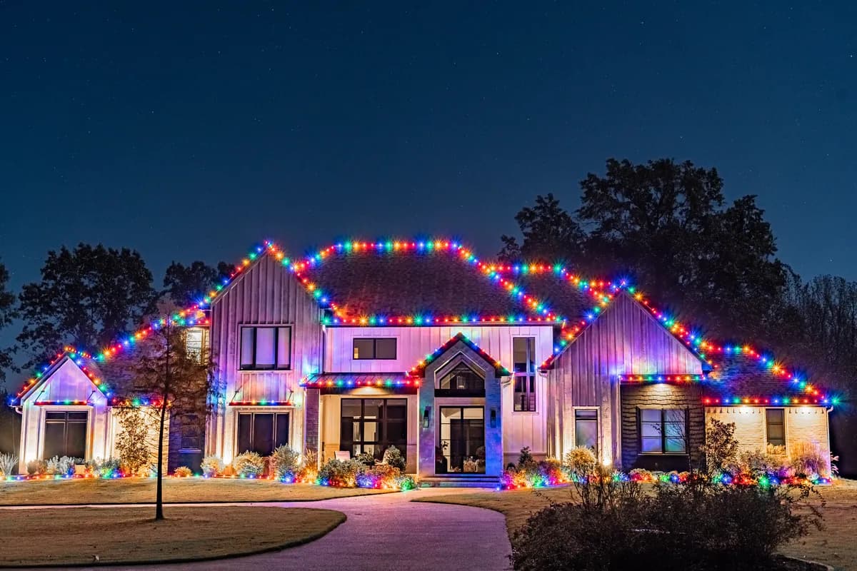 Lawn & Light Christmas light install