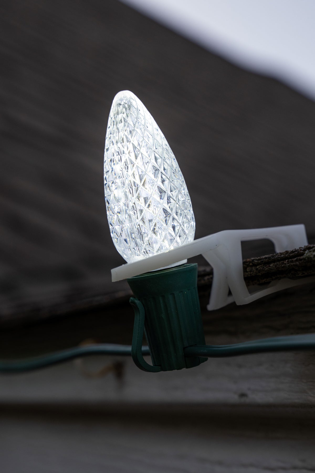 Shingle & Gutter Stringer Kit - Cool White - Per 10 Foot Section