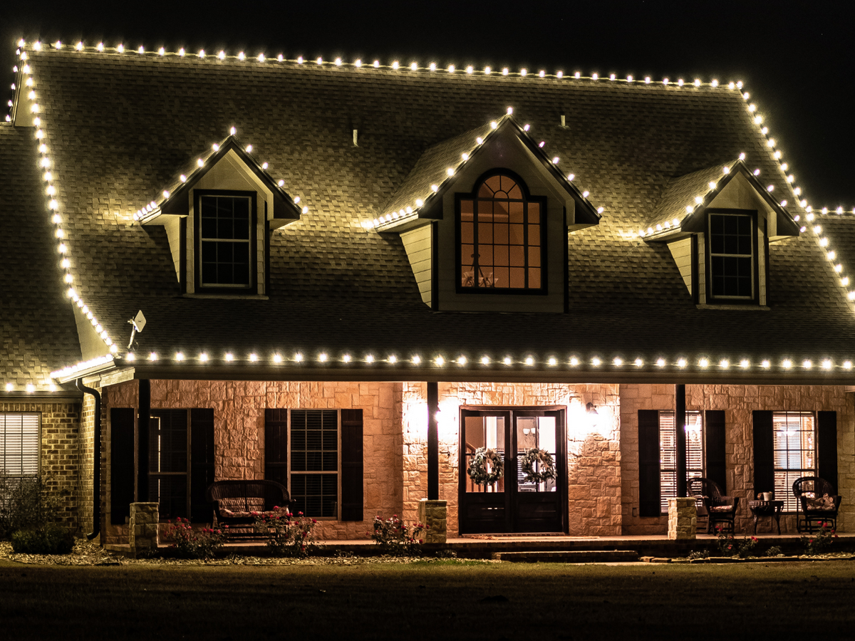 Shingle & Gutter Stringer Kit - Warm White - Per 10 Foot Section